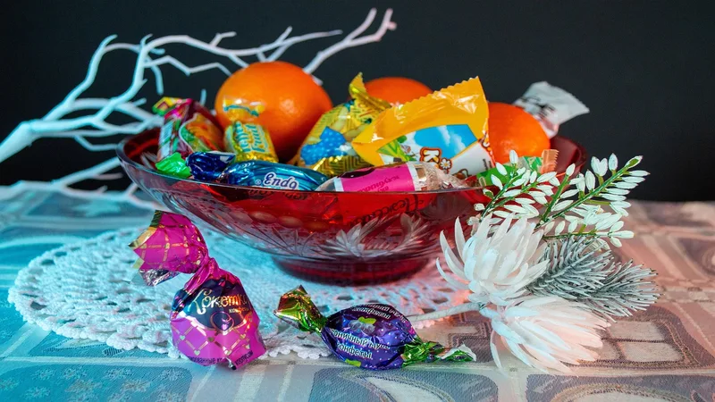 Đăng Ký ae888xocdia Nhận Thưởng 2026 | sweets,  candies,  heals,  dessert,  chocolate candies,  fruit,  tangerines,  snacks,  vases,  glass,  crystal,  crystal candy bowls,  tablecloth,  tableware,  holiday dishes,  red crystal,  baccarat,  ussr,  the product